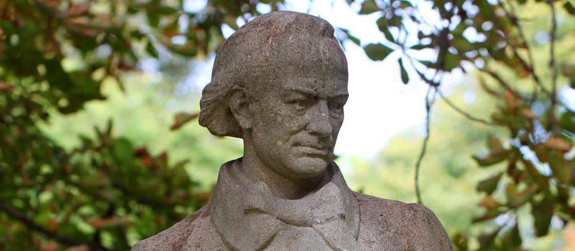 Aperte le celebrazioni per i duecento anni dalla nascita di Charles Baudelaire 1 BrendanHunteriStockGeltyImages Plus Charles Boudelaire