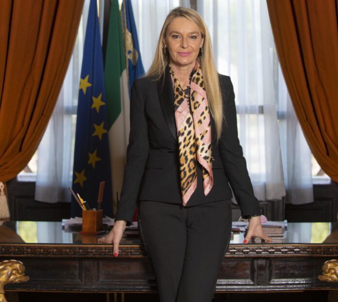 Il Sottosegretario alla Difesa Senatrice Stefania Pucciarelli