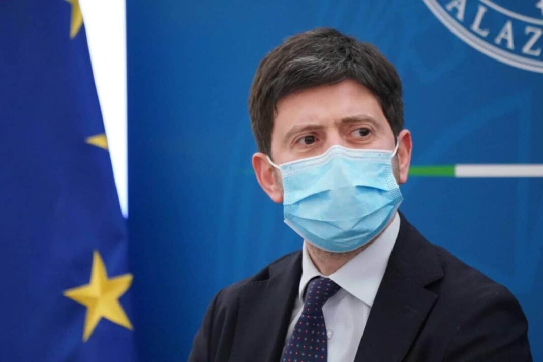 Covid, Speranza: “Per cambi di colore peserà di più il tasso di ospedalizzazione” Covid, Speranza: “Per cambi di colore peserà di più il tasso di ospedalizzazione”