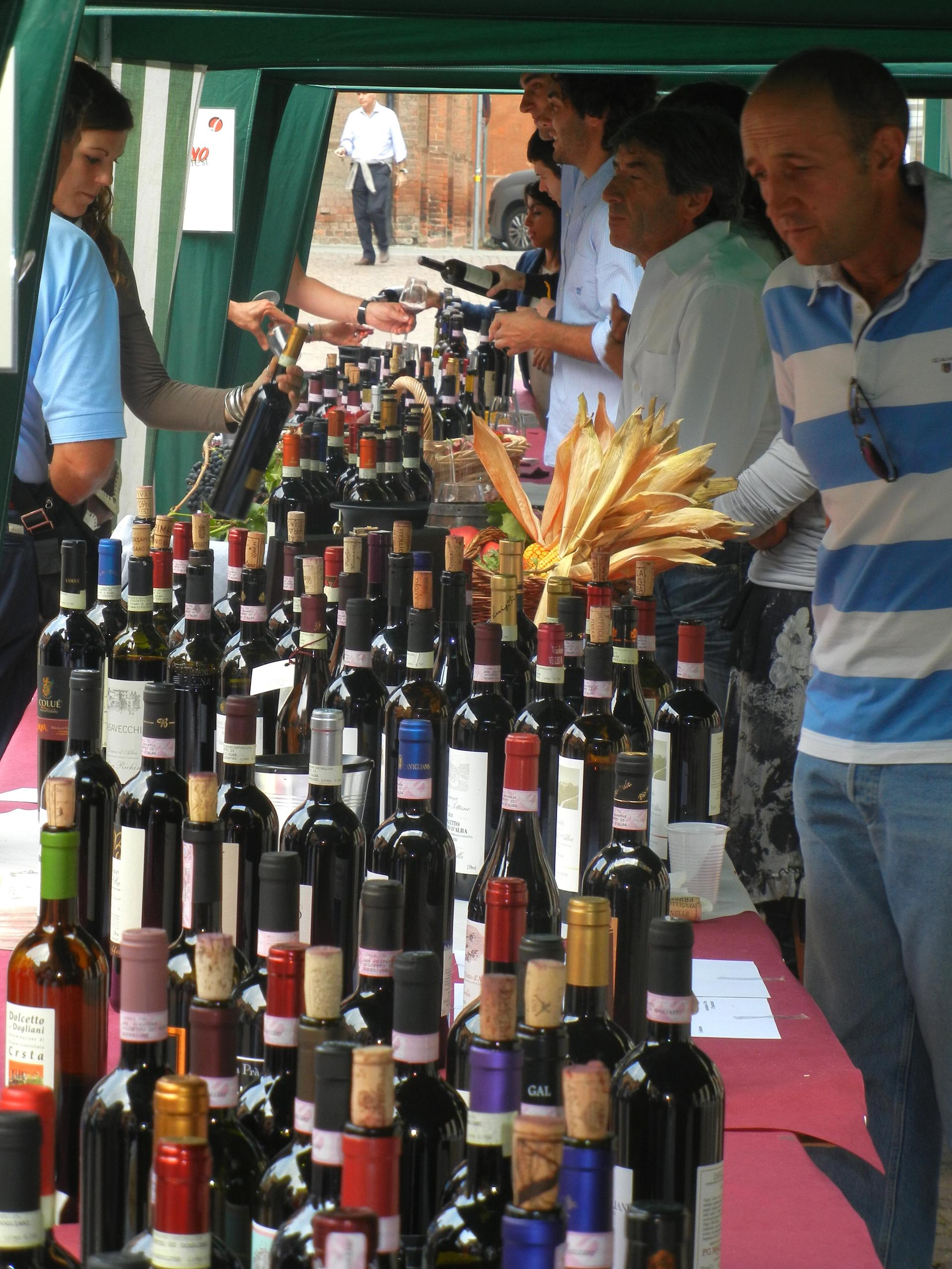 Ad Alba domenica 19 e 26 settembre la XXIII edizione dell’evento di Go Wine 1 Festa del Vino 2