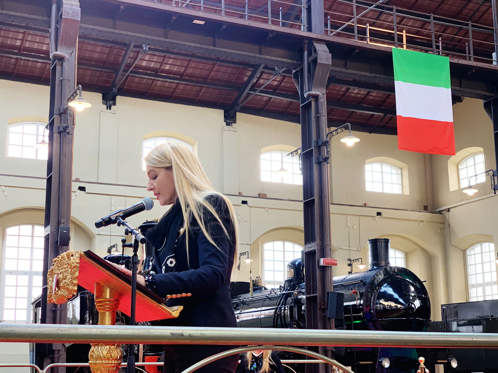 Milite Ignoto, Sottosegretario Pucciarelli: trasmetterne, soprattutto alle nuove generazioni, la memoria di ciò che rappresenta e continuerà a rappresentare 2 Il Sottosegretario Pucciarelli 2