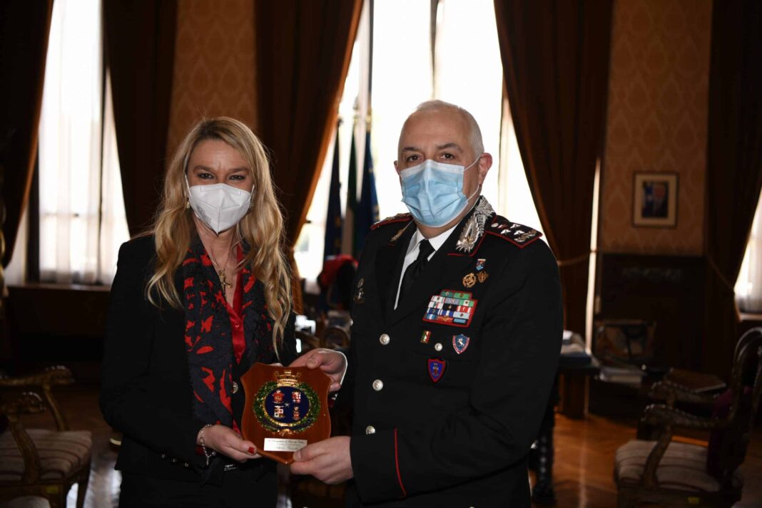 Maria Virgo Fidelis, Santa Patrona dei Carabinieri, Sottosegretario Pucciarelli: ricorrenza profondamente sentita per suo intenso significato simbolico di fedeltà e dedizione Maria Virgo Fidelis, Santa Patrona dei Carabinieri, Sottosegretario Pucciarelli: ricorrenza profondamente sentita per suo intenso significato simbolico di fedeltà e dedizione