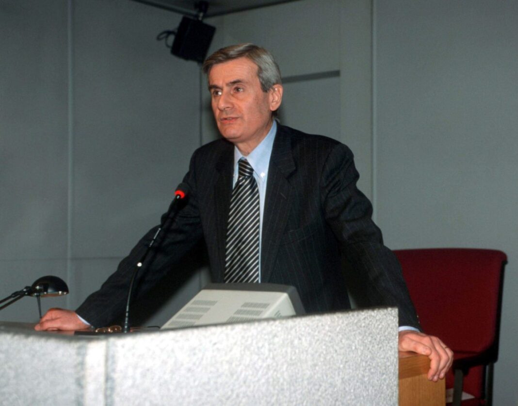 Venti anni fa l’assassinio di Marco Biagi. Mattarella: “Lui un esempio per la comunità” Venti anni fa l’assassinio di Marco Biagi. Mattarella: “Lui un esempio per la comunità”