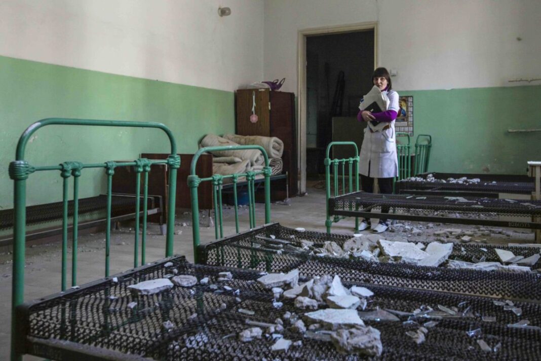 Ucraina, il governatore di Kharkiv: “Colpito l’ospedale, almeno 4 morti”. Dagli Usa arriva gas per l’Ue Ucraina, il governatore di Kharkiv: “Colpito l’ospedale, almeno 4 morti”. Dagli Usa arriva gas per l’Ue