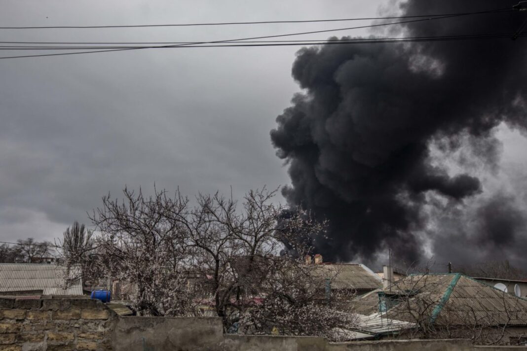 Armi chimiche a Mariupol, Kiev: “Stiamo facendo verifiche” Armi chimiche a Mariupol, Kiev: “Stiamo facendo verifiche”