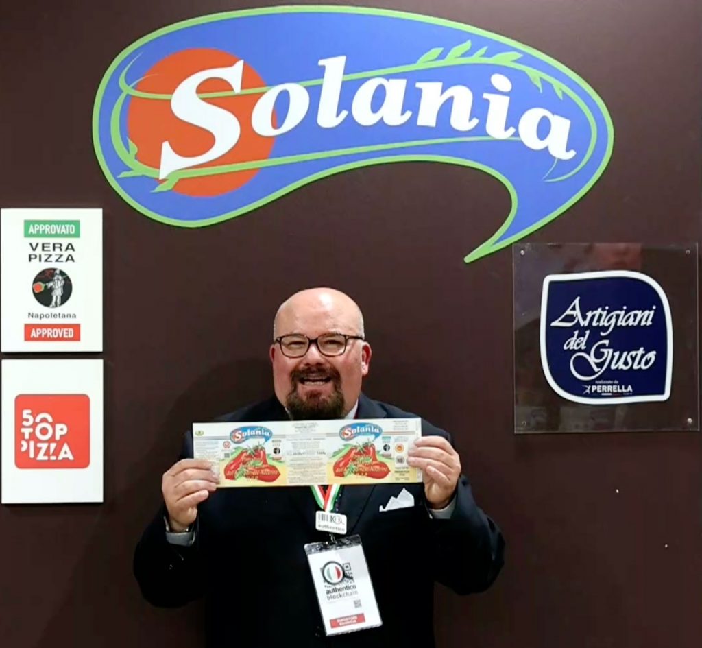 Nocera Inferiore, la Solania presenta il primo pomodoro San Marzano D.O.P. certificato con QR code in Blockchain 1 54353