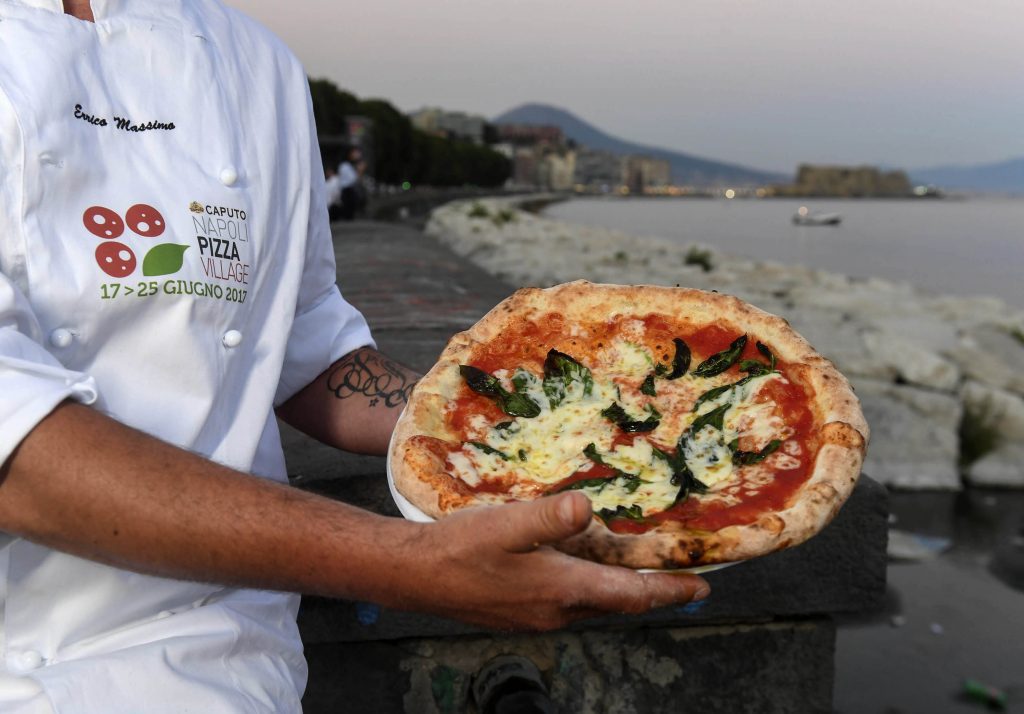 A Napoli torna a via Caracciolo il Pizza Village 1 cid f l45gmczg1