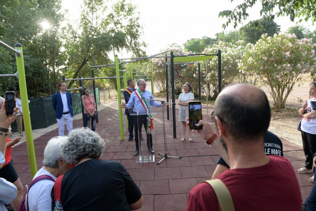 PARCO DELLA CAFFARELLA, GUALTIERI E ALFONSI INAUGURANO NUOVA AREA FITNESS. PROGRAMMATA RIQUALIFICAZIONE DI AREE VERDI IN TUTTI I MUNICIPI 2 IMG 20220702 WA0012
