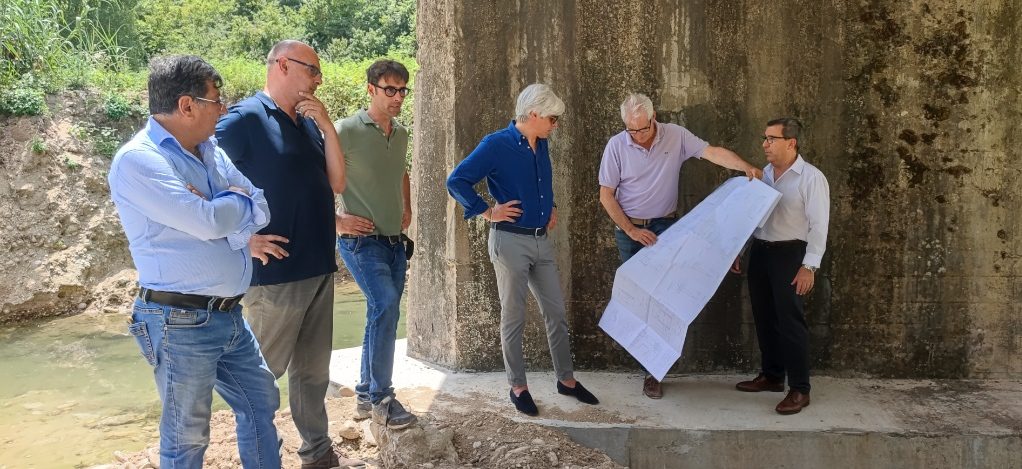 VIABILITÀ: IL PRESIDENTE DELLA PROVINCIA NELLA VALLE DI COMINORIPOSIZIONATA LA STATUA DELLA MADONNINA DOPO I LAVORI AL BIVIO TRA ATINA E GALLINARO 2 IMG 20220701 163903