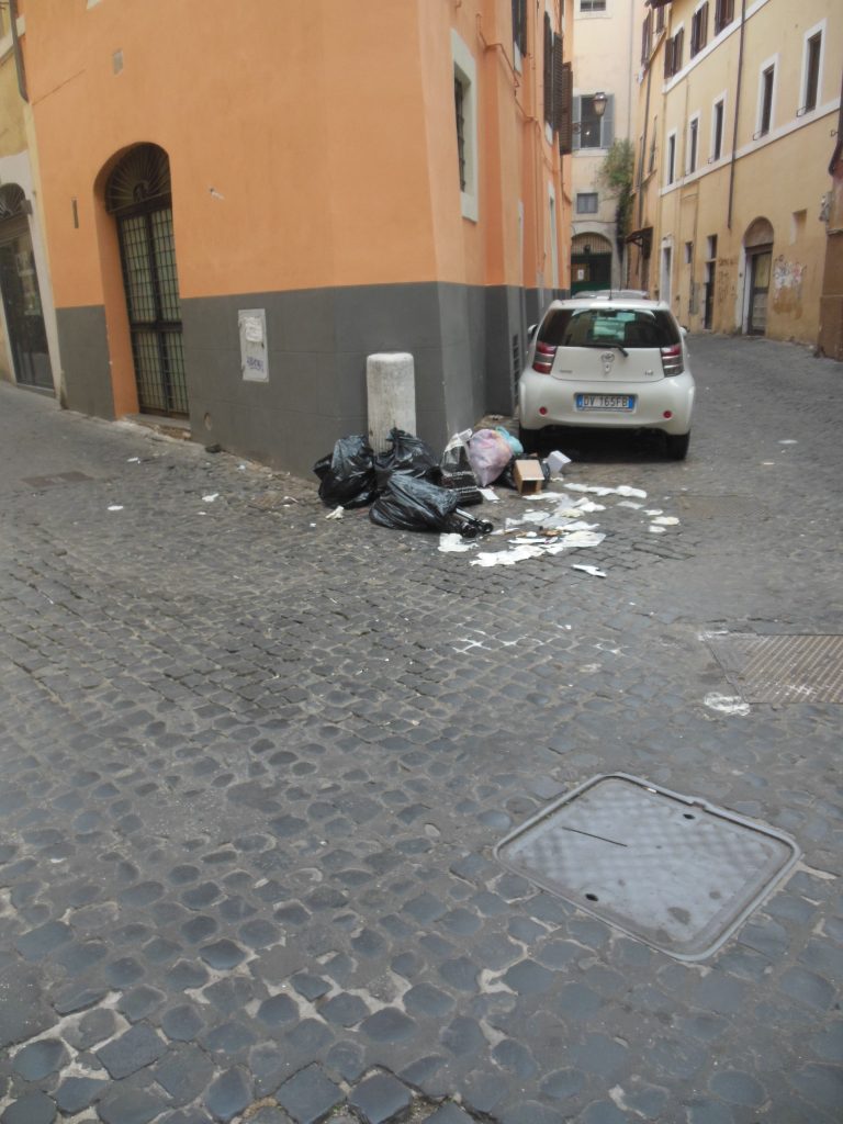 IL 9 OTTOBRE 2022 A ROMA 1 Roma 9.X.2022 verso il Ghetto min