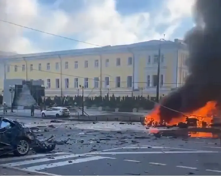 Tornano le bombe su Kiev: ci sono morti e feriti Tornano le bombe su Kiev: ci sono morti e feriti