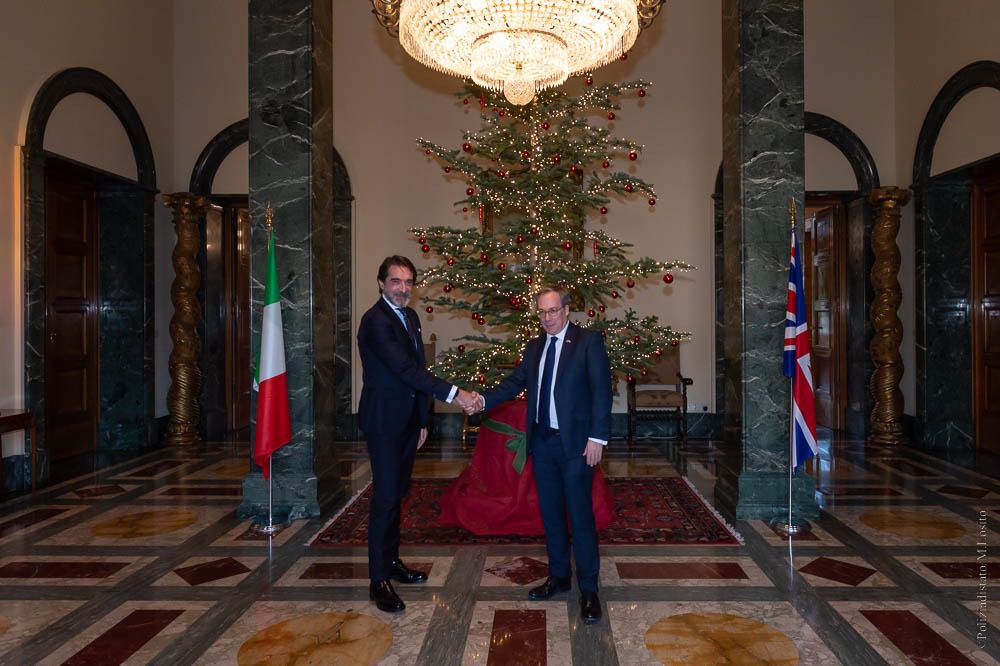 Polizia di Stato e Ambasciata britannica presentano la nuova guida in inglese destinata alle vittime di violenza sessuale 1 3
