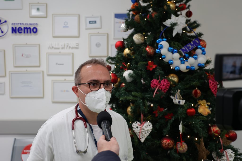 <strong>Il Gruppo Le Due Torri sigla con la penna della solidarietà l’accordo con il centro clinico NeMo</strong> 2 Francesco Lettieri
