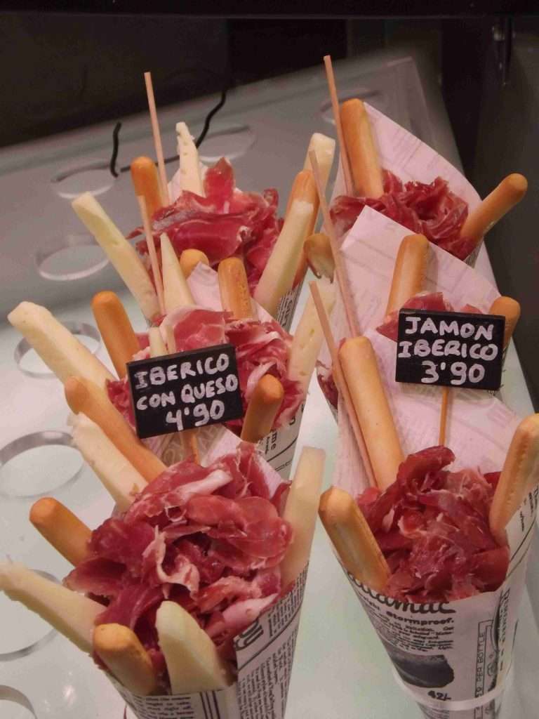<strong>Valencia: la destinazione perfetta in ogni periodo dell’anno</strong> 4 prusciutto iberico