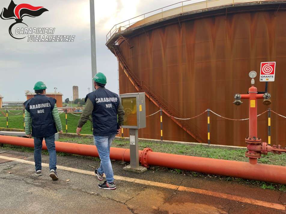 POMEZIA (RM). INQUINAMENTO AMBIENTALE DAL DEPOSITO “ENI”. 1 NOE ROMA 3