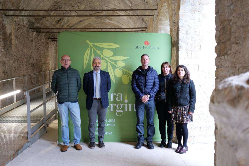 Presentata la Guida Extravergini 2023 di Slow Food:bussola dell'olivicoltura che difende ambiente, biodiversità e cultura 1 Tivoli Guida Extravergini @Gianluca Filippi Premio Diego Soracco Ricrea