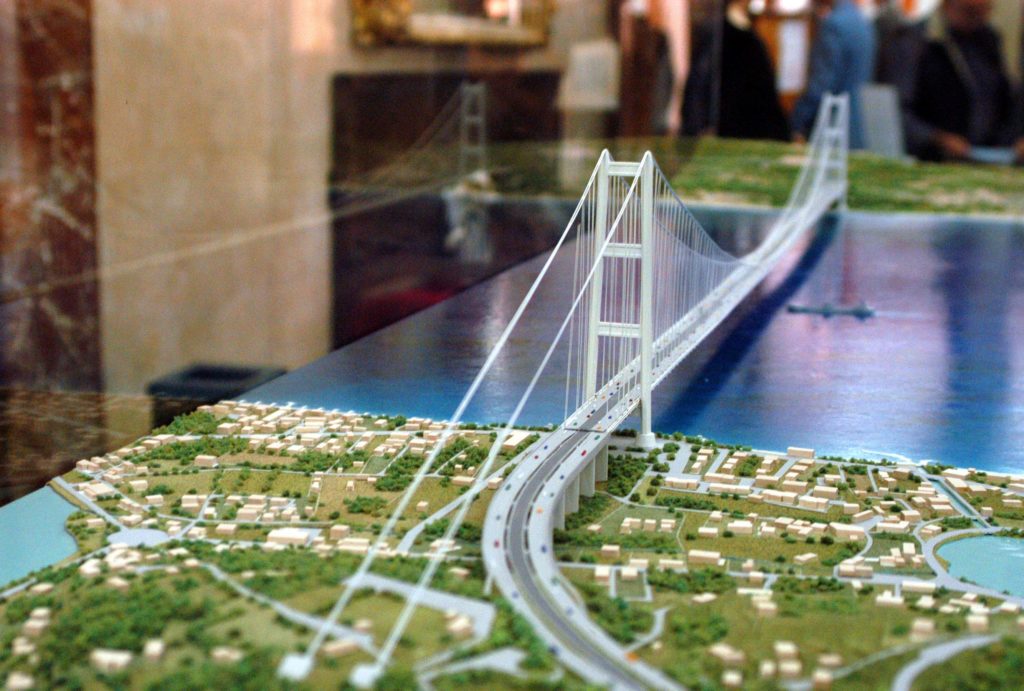 Ponte sullo Stretto, salta il tetto dei 240mila euro per i manager Ponte sullo Stretto, salta il tetto dei 240mila euro per i manager