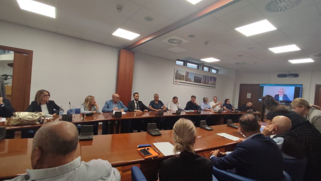 SAXA GRESTONE ROCCASECCA: NUOVA RIUNIONE IERI IN REGIONE LAZIO 1 Riunione Regione Saxa Grestone 3