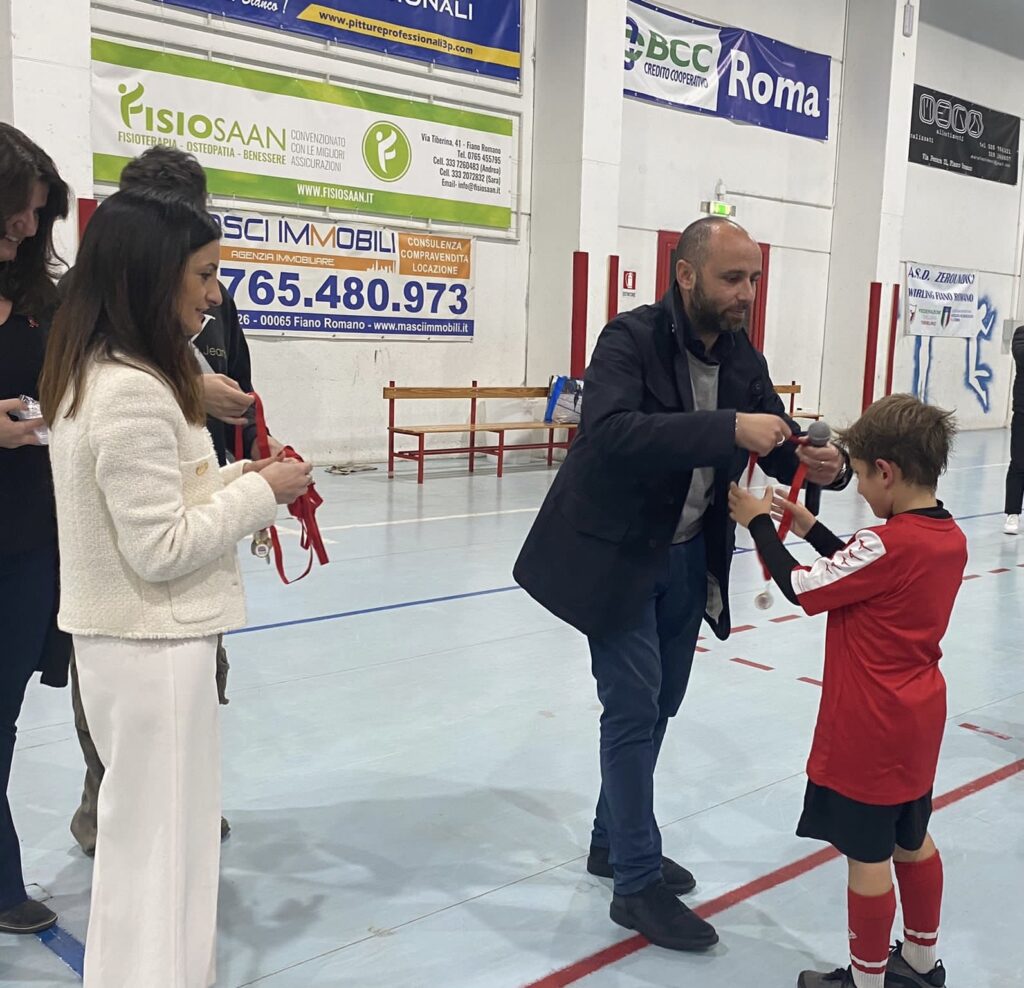 Fiano Romano:25 novembre | "Las Mariposas", il mosaico realizzato da Giovanni Battista Rea e i bambini e le bambine della Scuola Primaria 2 026e1c8a 9530 4685 b6b7 36e1791050cf