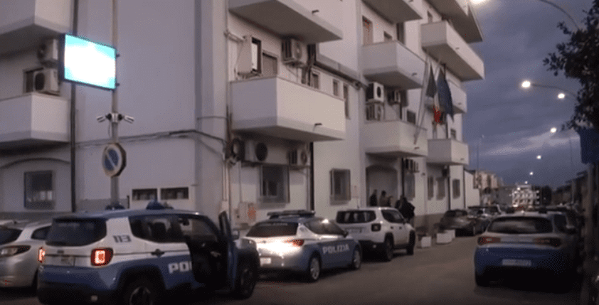 Arrestati 4 giovani responsabili di violenza sessuale di gruppo nei confronti di due minorenni della Piana di Gioia Tauro 1 6