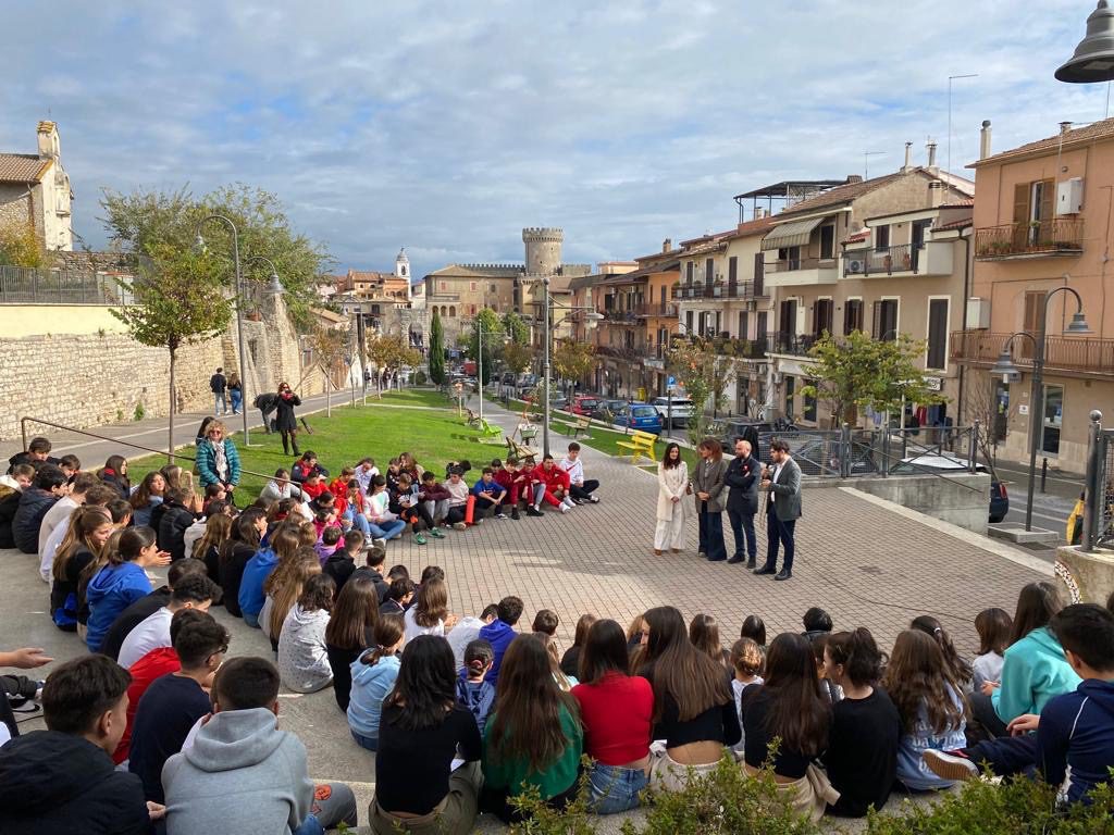 Fiano Romano:25 novembre | "Las Mariposas", il mosaico realizzato da Giovanni Battista Rea e i bambini e le bambine della Scuola Primaria 1 6edadcfa c89f 414f 8177 e755e0064bbc 2