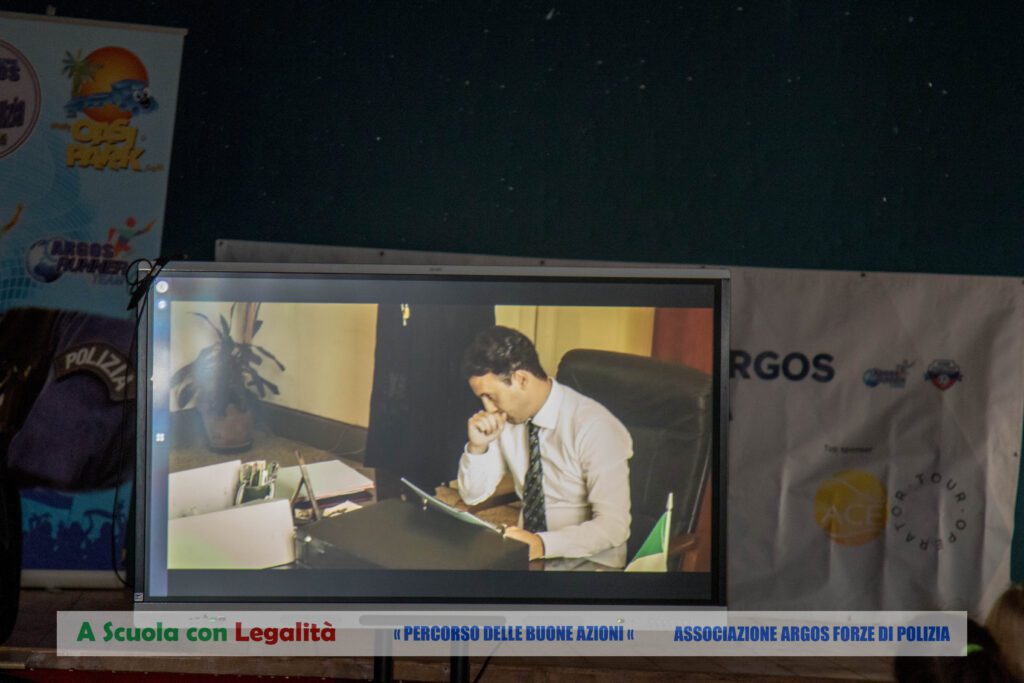 A Scuola con Legalità - L' Associazione ARGOS incontra le scuole 5 B