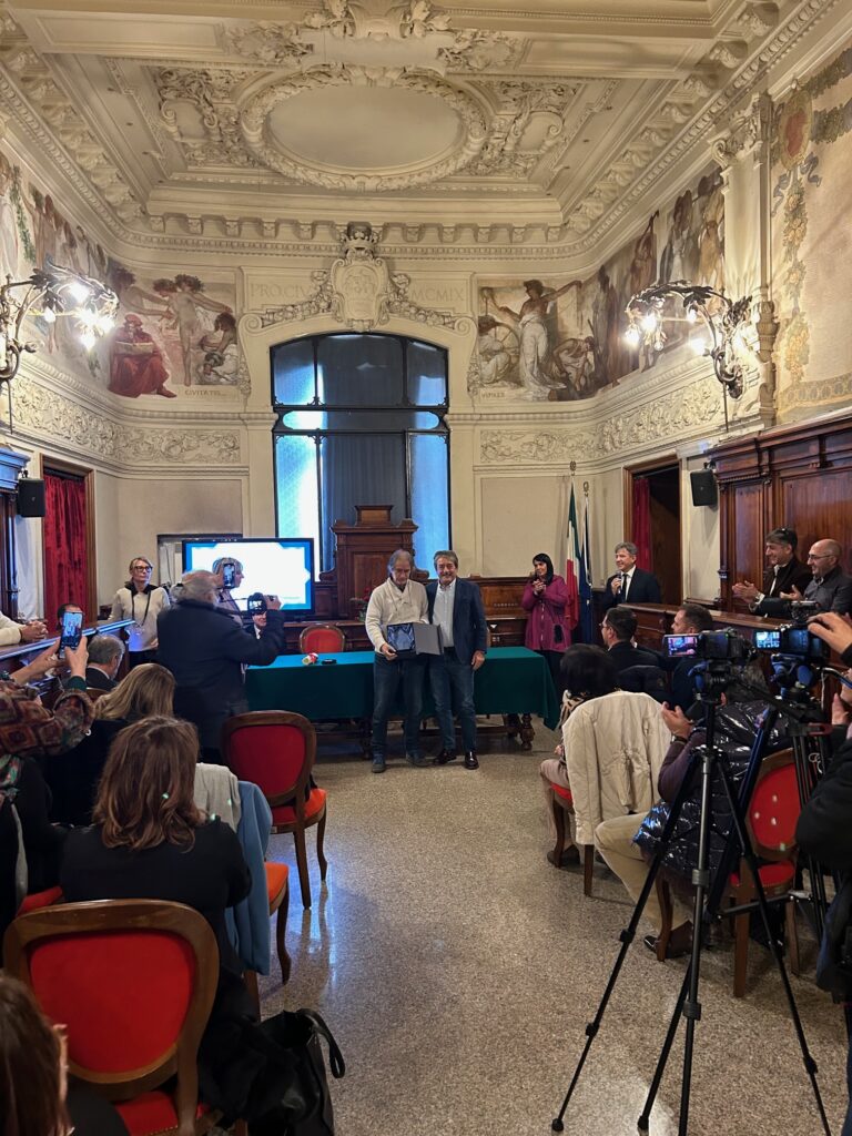Maurizio Aluffi premiato da Confartigianato come “Maestro d’opera e d’esperienza” 1 IMG 9206