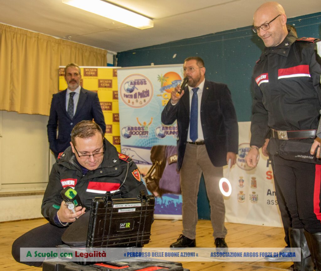 A Scuola con Legalità - L' Associazione ARGOS incontra le scuole 11 M