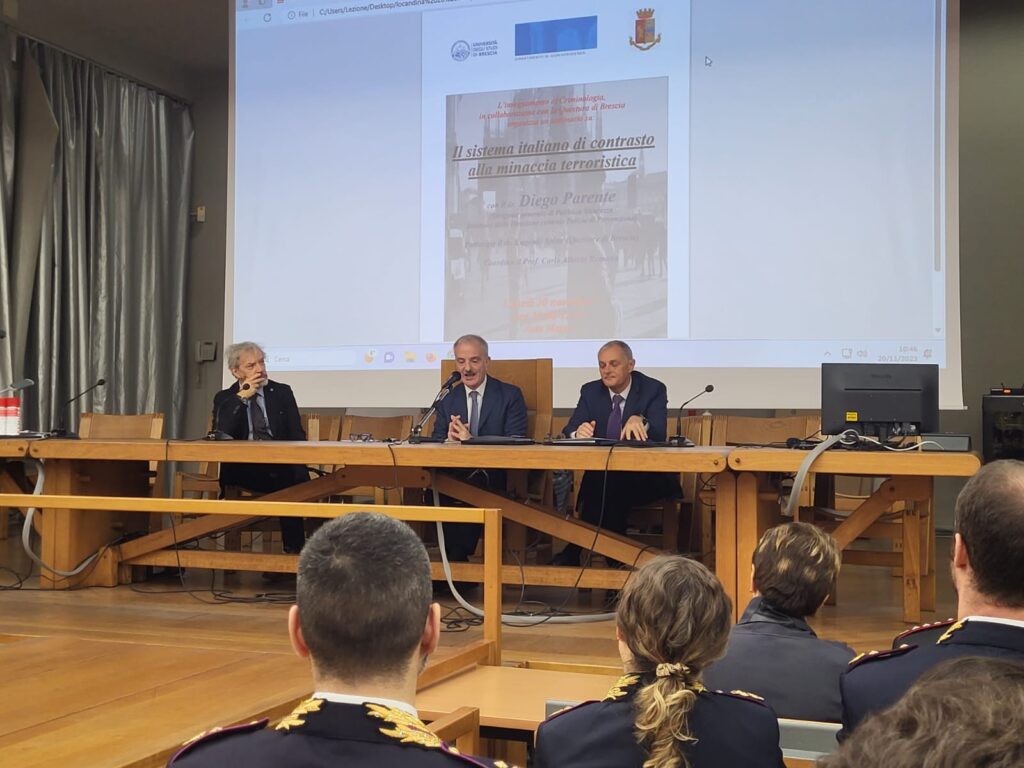 La Polizia di Stato ha organizzato un seminario sul sistema italiano di contrasto al terrorismo in collaborazione con l’Università degli Studi di Brescia 1 WhatsApp Image 2023 11 20 at 11.19.38
