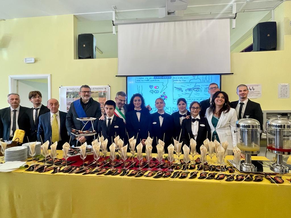 IIS San Benedetto inaugura il nuovo laboratorio di cucina eco-sostenibile 1 PHOTO 2023 12 14 16 23 41 2