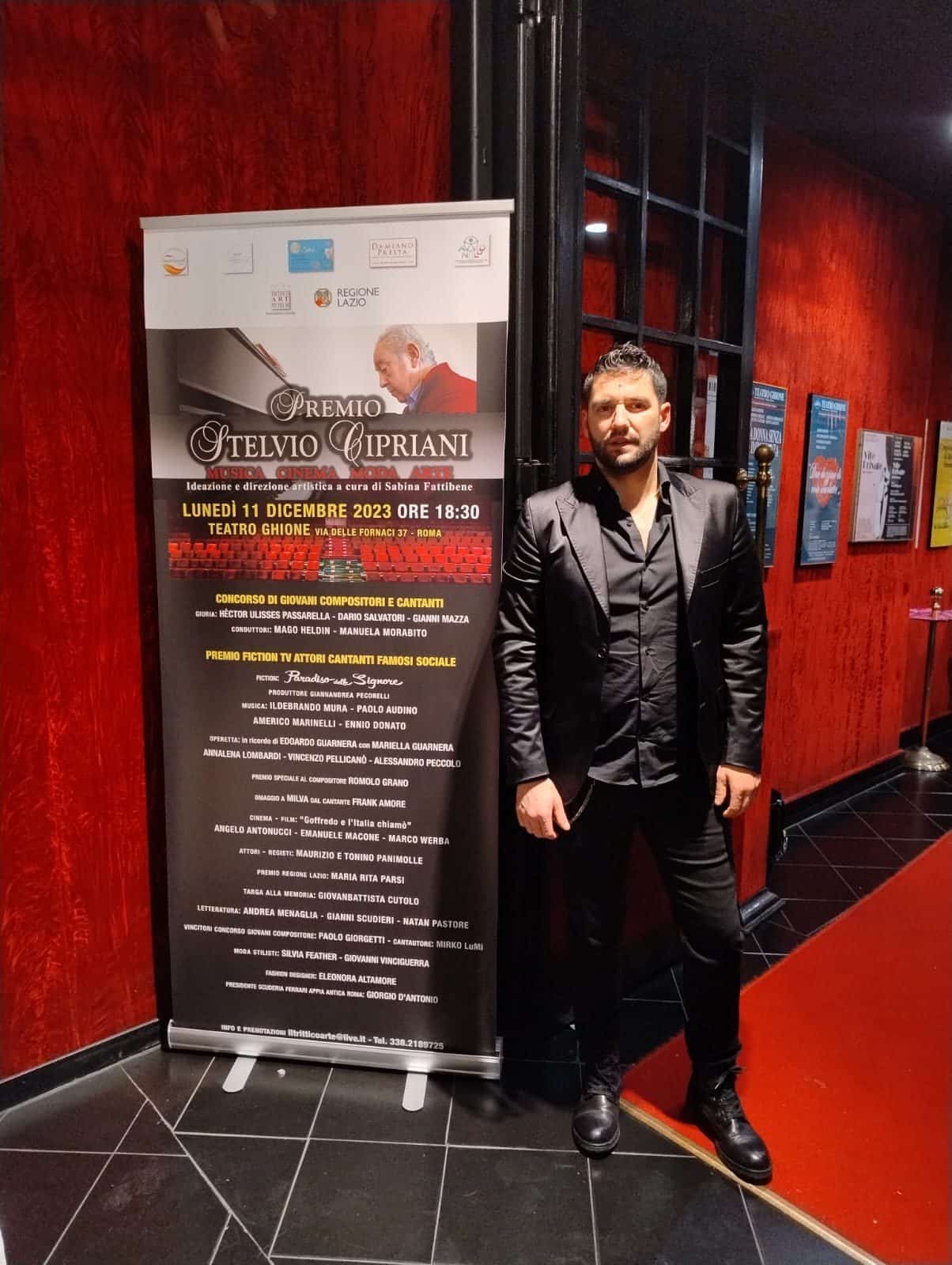 Americo Marinelli riceve il premio come compositore in onore di Stelvio Cipriani Americo Marinelli riceve il premio come compositore in onore di Stelvio Cipriani