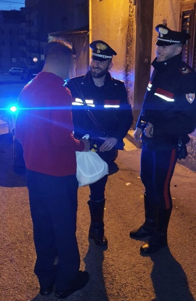 REGGIO CALABRIA. CHIAMA I CARABINIERI PERCHÉ NON PUÒ PROCURARE LE MEDICINE PER LA PROPRIA MADRE MALATA 1 Foto RC