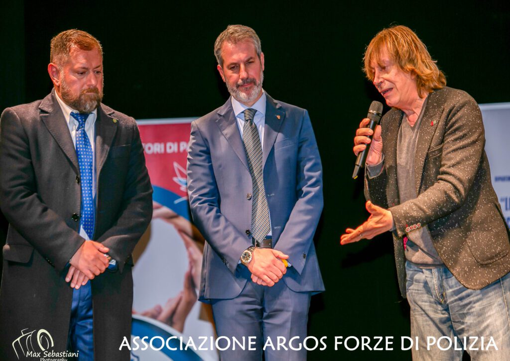 ARGOS a Scuola con Legalità - Giornata Mondiale contro il Bullismo - Con la straordinaria partecipazione della Fanfara, dei Reparti Cinofili - Artificeri della Polizia di Stato 10 20240207 UNA GRASSA DOMENICA 0353 1