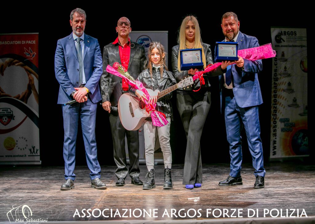 ARGOS a Scuola con Legalità - Giornata Mondiale contro il Bullismo - Con la straordinaria partecipazione della Fanfara, dei Reparti Cinofili - Artificeri della Polizia di Stato 17 20240207 UNA GRASSA DOMENICA 0593