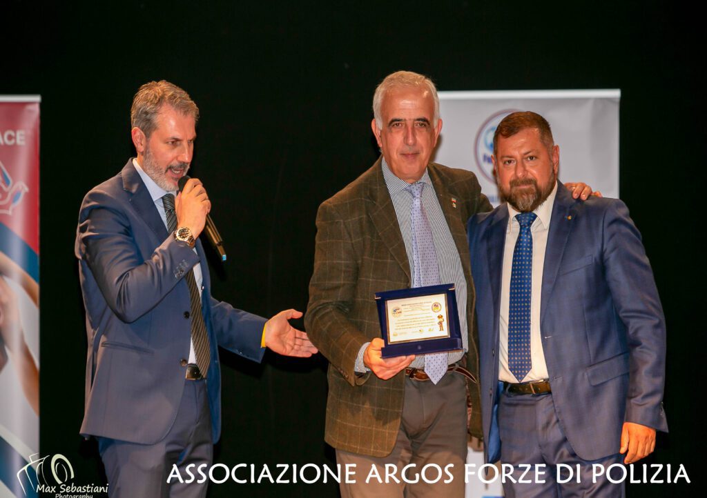 ARGOS a Scuola con Legalità - Giornata Mondiale contro il Bullismo - Con la straordinaria partecipazione della Fanfara, dei Reparti Cinofili - Artificeri della Polizia di Stato 13 20240207 UNA GRASSA DOMENICA 0759 1