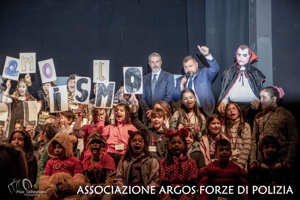 ARGOS a Scuola con Legalità - Giornata Mondiale contro il Bullismo - Con la straordinaria partecipazione della Fanfara, dei Reparti Cinofili - Artificeri della Polizia di Stato 5 20240207 UNA GRASSA DOMENICA 0956 1