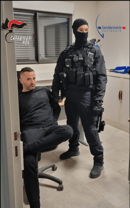 CARABINIERI: ARRESTO DEI LATITANTI MARCO RADUANO E GIANLUIGI TROIANO 1 raduano loghi 3