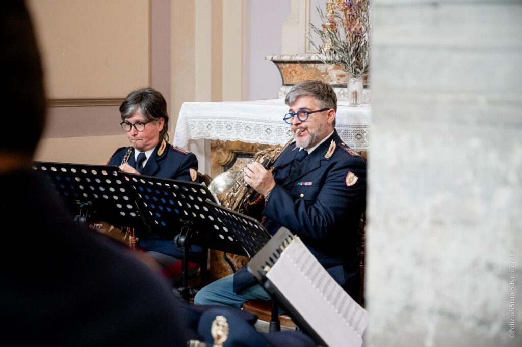 Celebrato il Precetto Pasquale alla presenza del Ministro Piantedosi e del Capo della Polizia Pisani nella chiesa di San Lorenzo in Panisperna 2 Foto 8