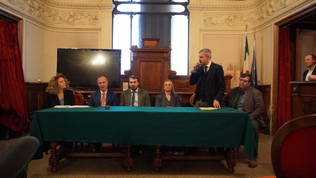 Rositani: “la firma della Convenzione con la Regione Lazio per l’esercizio delle funzioni urbanistiche un cambio di prospettiva amministrativa” 1 WhatsApp Image 2024 03 20 at 18.33.33
