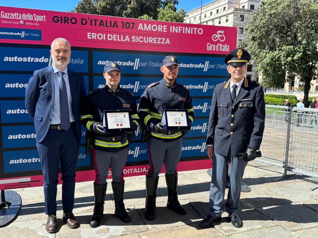 LA POLIZIA DI STATO AL GIRO D'ITALIA: PREMIAZIONI DEGLI EROI DELLA SICUREZZA 2 foto 4
