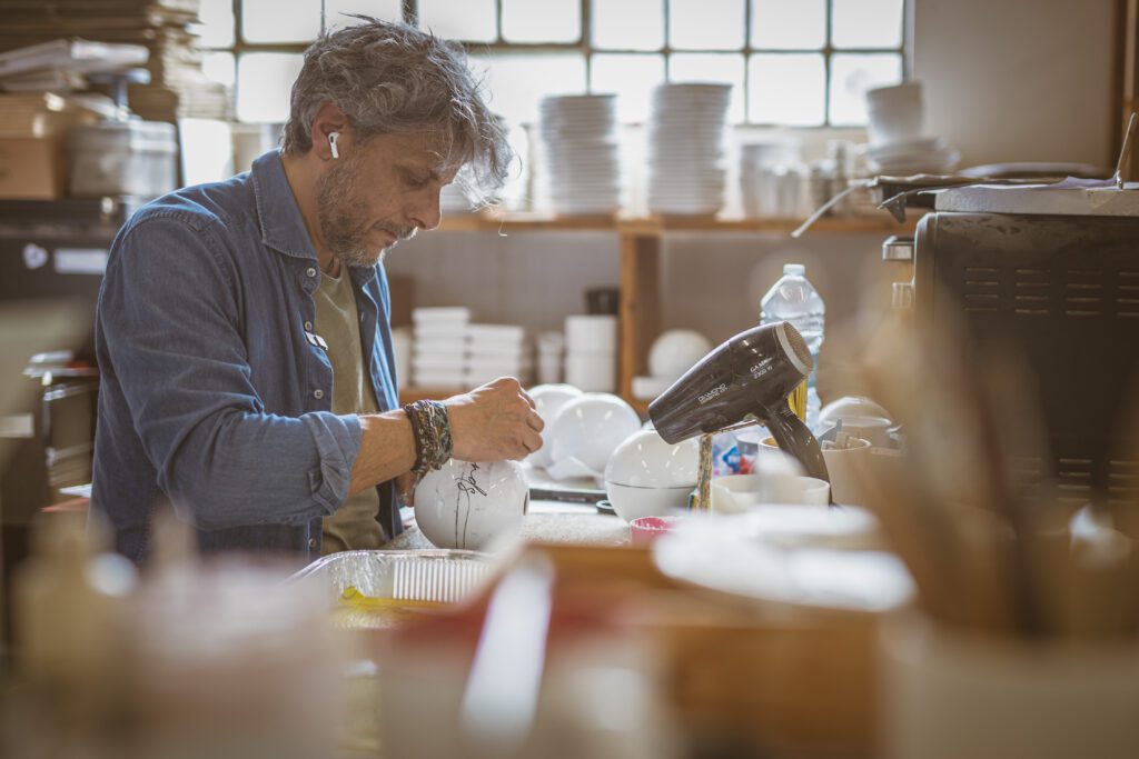 LAZIO ARTIGIANA dà inizio al primo dei 5 Weekend dell’Artigianato e inaugura a Viterbo il PRIMO HUB DELL’ARTIGIANATO ARTISTICO 1 Marcello Barlozzini ceramiche ph. per gentile concessione di CNA e Camera di commercio 1