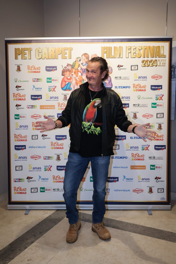 Code scodinzolanti, applausi e forti emozioni. Grande successo per la settima edizione del Pet Carpet Film Festival, kermesse cinematografica internazionale e solidale dedicata al mondo animale pet e wild 1 LPU21942