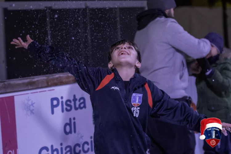 Fonte Nuova - l'Asd Tor Lupara 1968 al Fonte Nuova Christmas con i suoi piccoli calciatori - Il calcio mezzo di aggregazione comunicazione inclusione 4 2N3A8636