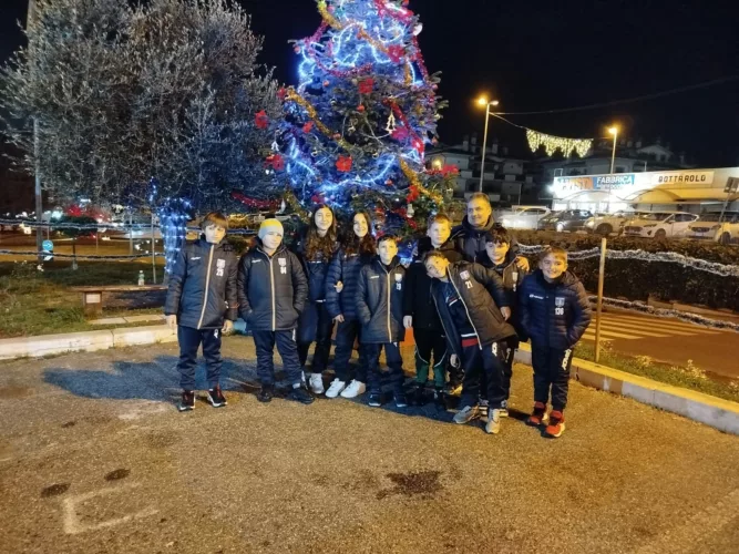 Fonte Nuova - l'Asd Tor Lupara 1968 al Fonte Nuova Christmas con i suoi piccoli calciatori - Il calcio mezzo di aggregazione comunicazione inclusione 9 WhatsApp Image 2024 12 18 at 20.34.07 1