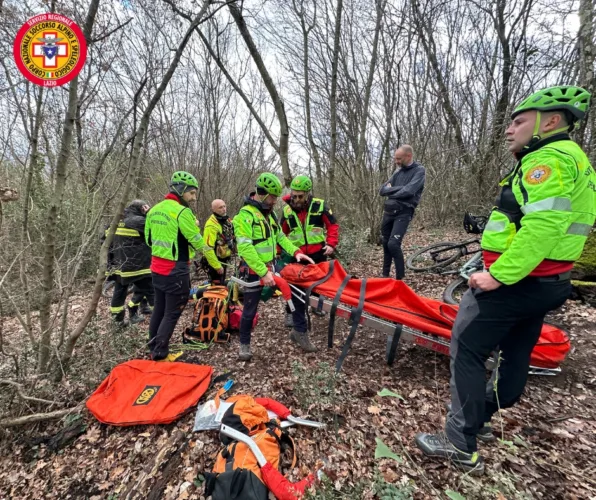 Soccorso Alpino Lazio in azione sul Monte Ripoli vicino Tivoli: ciclista soccorso e trasportato 1 Ripoli2