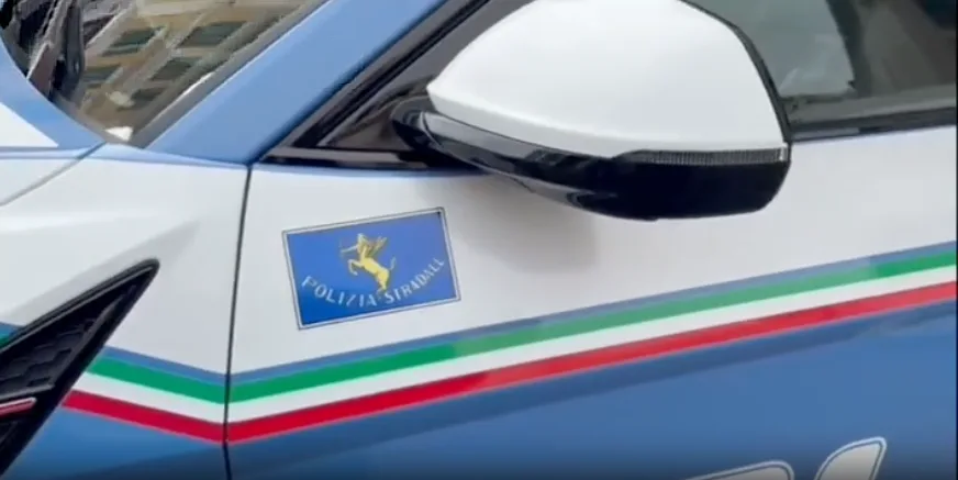 SANREMO - La Polizia di Stato è pronta a presidiare la città in occasione della 75°Edizione del Festival della canzone italiana 1 2 png