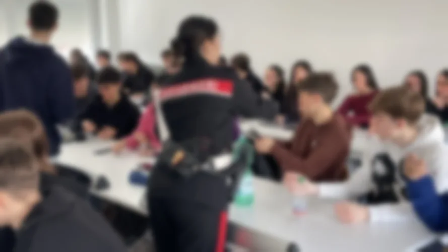 QUARTICCIOLO – CARABINIERI IN CATTEDRA PER PROMUOVERE LA CULTURA DELLA LEGALITA’ TRA I GIOVANI 2 CASILINA Lincontro legalita scuola Quarticciolo 6.j pg
