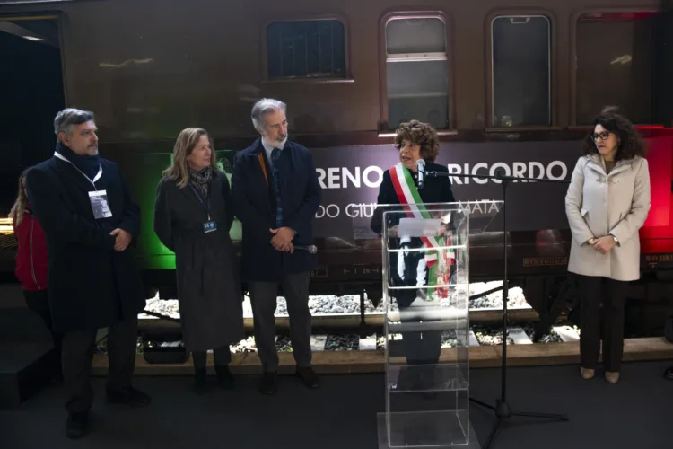 TORNA IL “TRENO DEL RICORDO” PER NON DIMENTICARE LE VITTIME DELLE FOIBE E DELL’ESODO GIULIANO-DALMATA 2 Treno del Ricordo