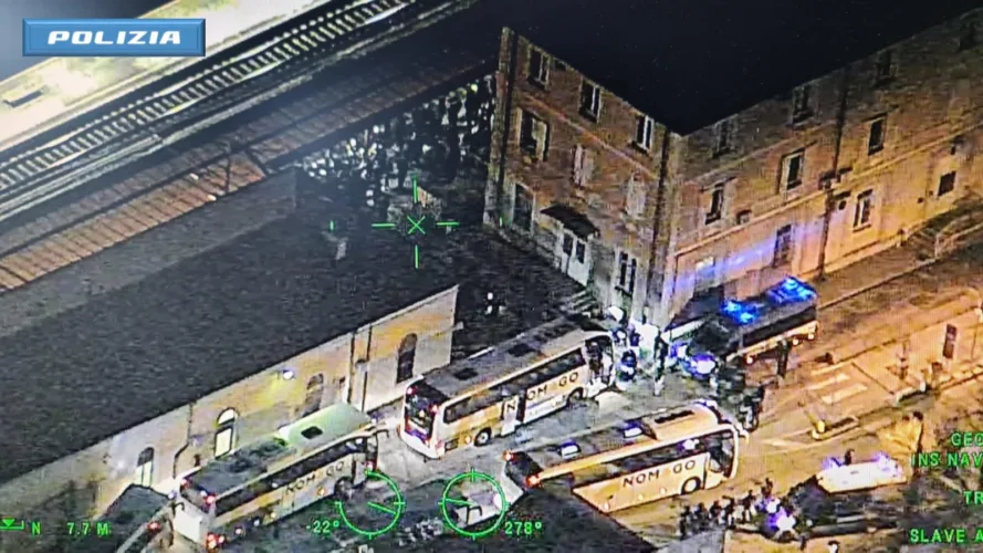 LA POLIZIA DI STATO DI UDINE ARRESTA 8 TIFOSI DELL'UDINESE PER L'ASSALTO AL TRENO DEI TIFOSI VENEZIANI SABATO SERA A BASILIANO DOPO LA PARTITA UDINESE VENEZIA 1 WhatsApp Image 2025 02 02 at 10.44.05 1