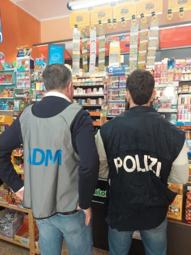 Controlli su giochi e scommesse della Polizia di Stato e dell’Agenzia delle Dogane e dei monopoli 1 Foto2
